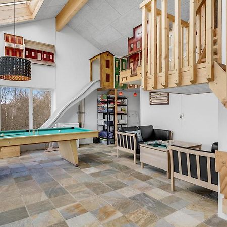 Nice Home In Tarm With Kitchen Exteriör bild