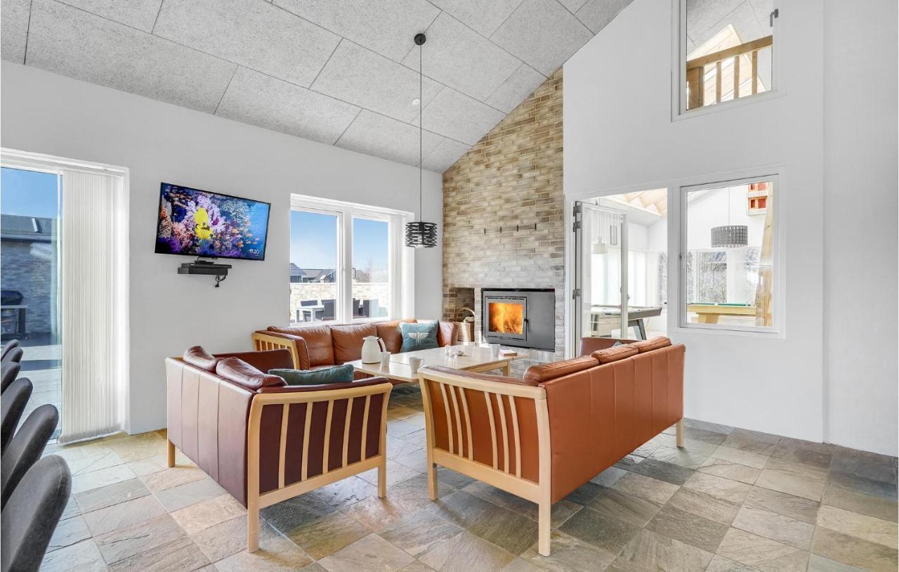 Nice Home In Tarm With Kitchen Exteriör bild