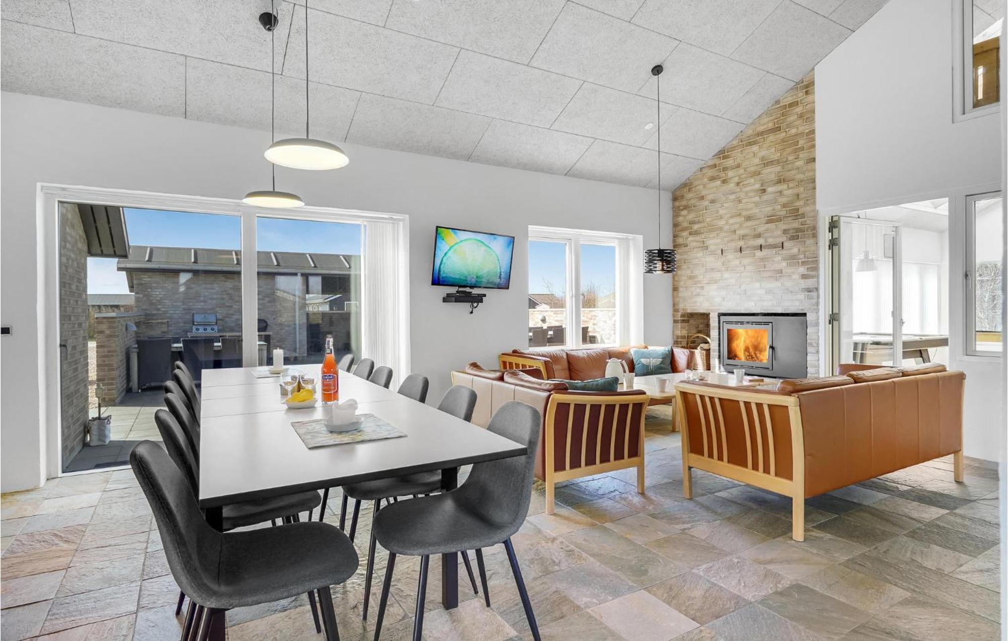 Nice Home In Tarm With Kitchen Exteriör bild